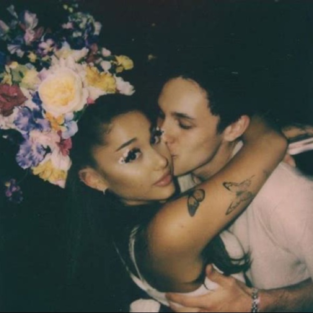 hey! I go by he/they ive been an arianator for awhile now!